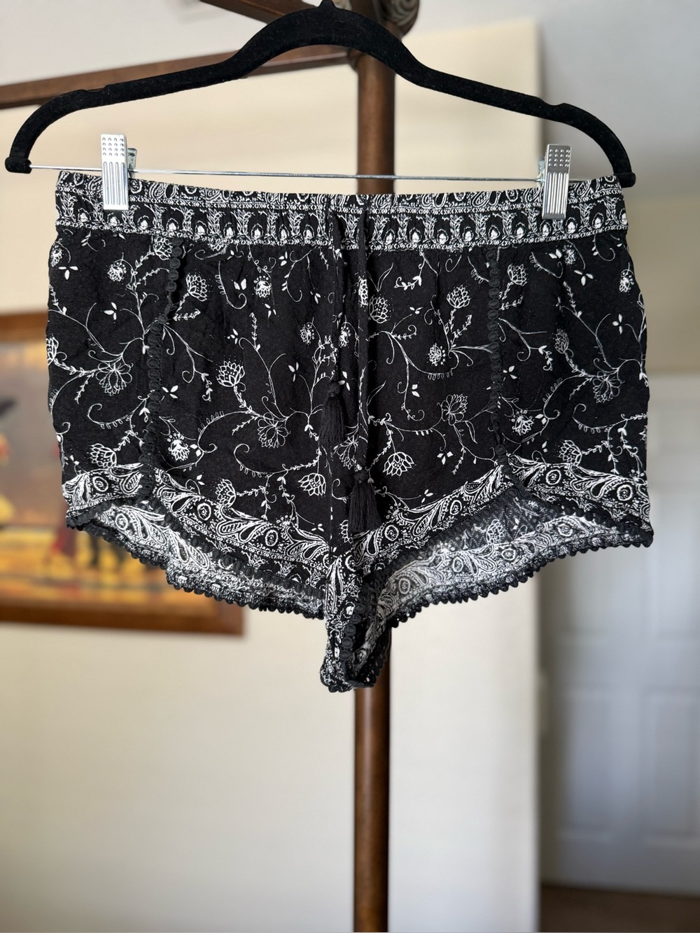 Ecote Black & White Floral Lace-Trim Sleep Shorts